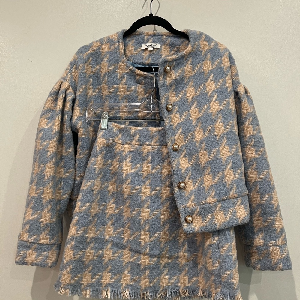 Stylish Houndstooth Blazer and Skirt Set in Blue and Pink